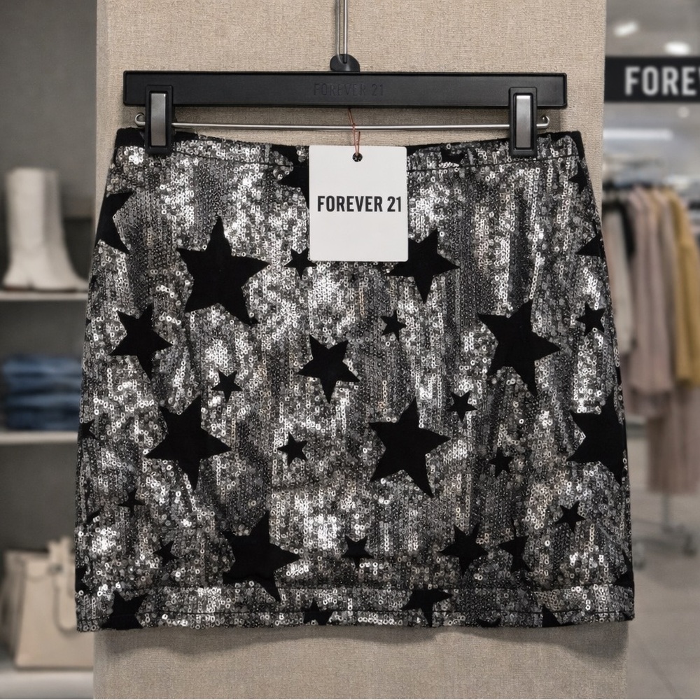 Forever 21 Silver and Black Starry Sequin Mini Skirt